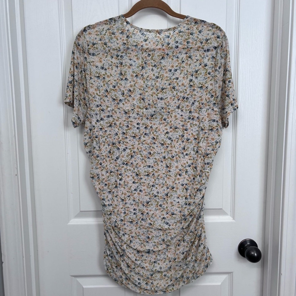 Ivory Floral Ruched Top | Torrid Size 2 - Picture 7 of 8